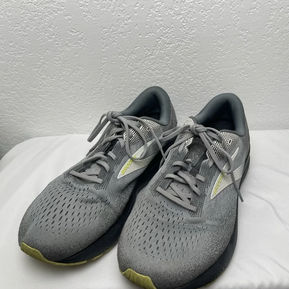 Brooks Ghost 16 Mens 14 (4E) Gray Activewear Running Training Style 1104184E040